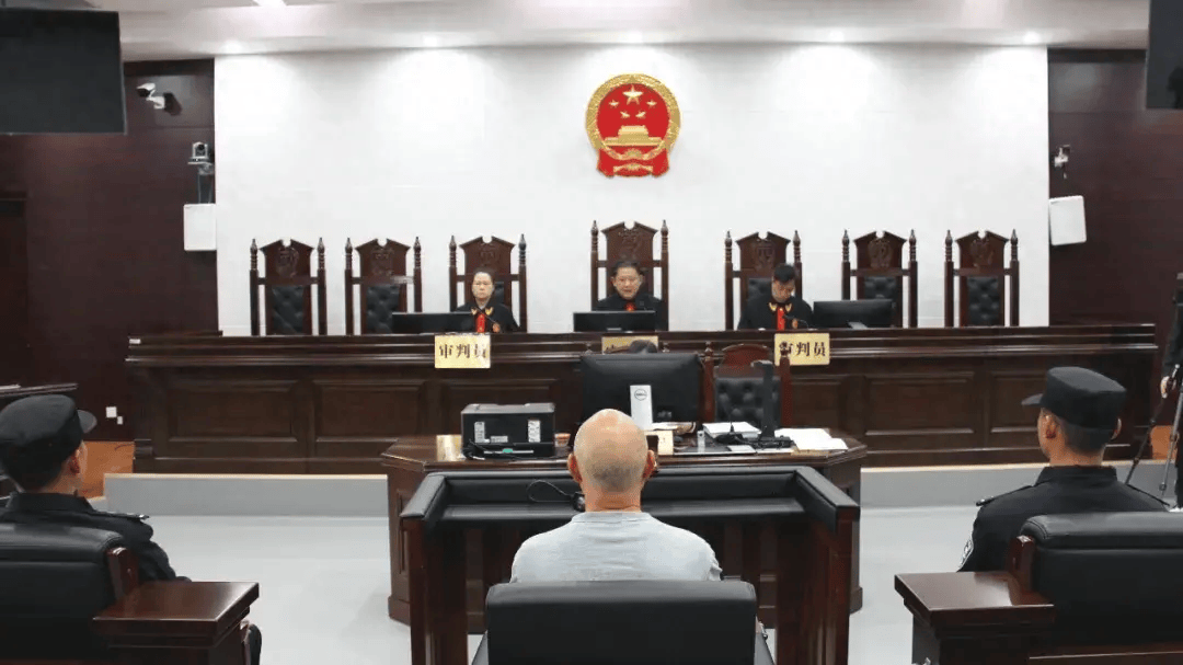 非法收受财物折合人民币共计1689万，周全富被判处有期徒刑11年！