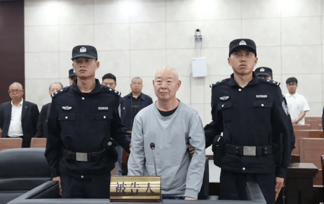 非法收受财物折合人民币共计1689万，周全富被判处有期徒刑11年！