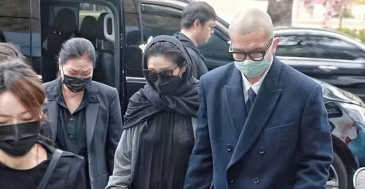 网传大S以侵害债权将汪小菲提告，索赔2亿人民币，台湾网友笑抽了
