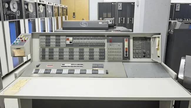 IBM 7090计算机系统将上拍 约人民币28.5 ~ 42.8万元