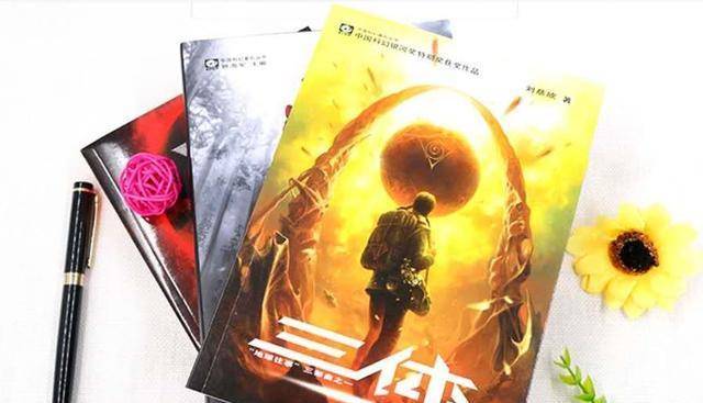 台球以光速飞出，击穿了墙壁，然后飞出地球，飞出太阳系