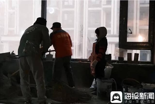 29名建筑工赴香港打工月薪3万 电话被工友“打爆”