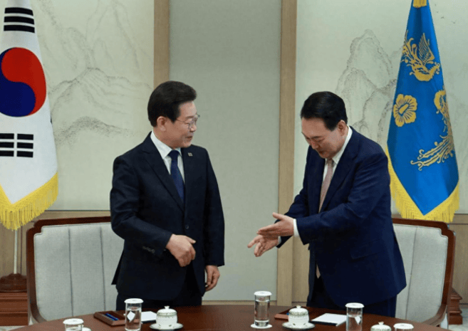 韩国传出爆炸性消息，尹锡悦提前下台，已经成为定局？情况不简单