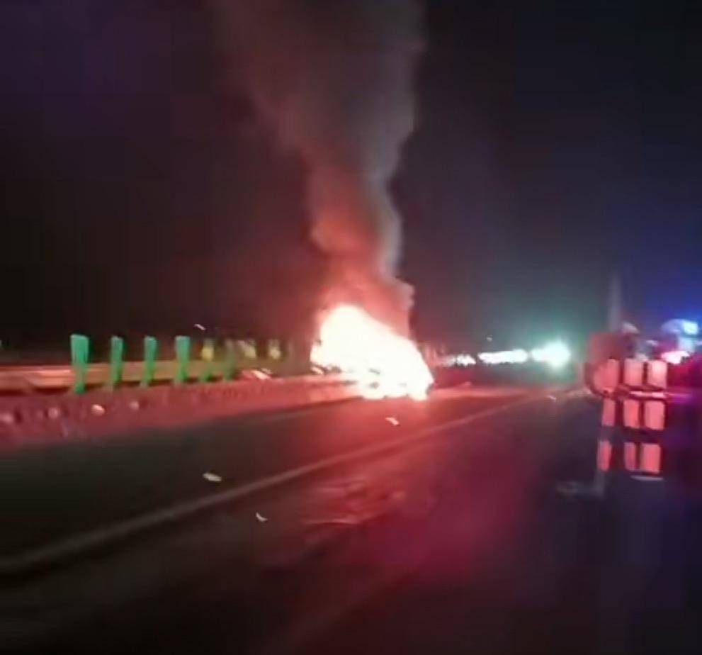 小米SU7爆燃遇难者父亲：女儿遗体已碳化，车企仍没来联系