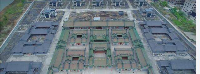 网传耗资10亿潮汕豪宅“英之园”将强拆 公告：系非法建设